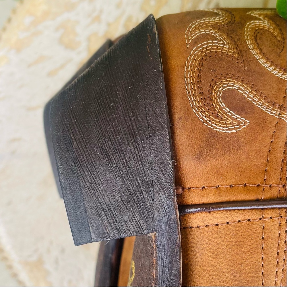 Laredo Tan Embroidered Western Heeled Boots - Picture 12 of 13
